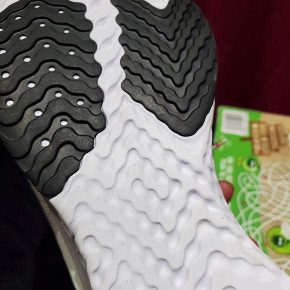 Shoes - Picture 4 of 7